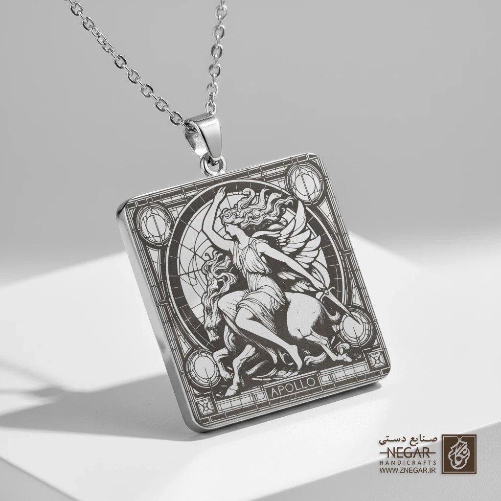 گردنبند طرح آپولو (خدای اساطیر یونان) (حکاکی لیزری فایبر، مدل قاب مربع) کد 500081