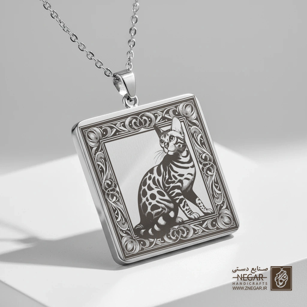 گردنبند طرح گربه بنگال (Bengal Cat) (حکاکی لیزری فایبر، مدل قاب مربع) کد 500388