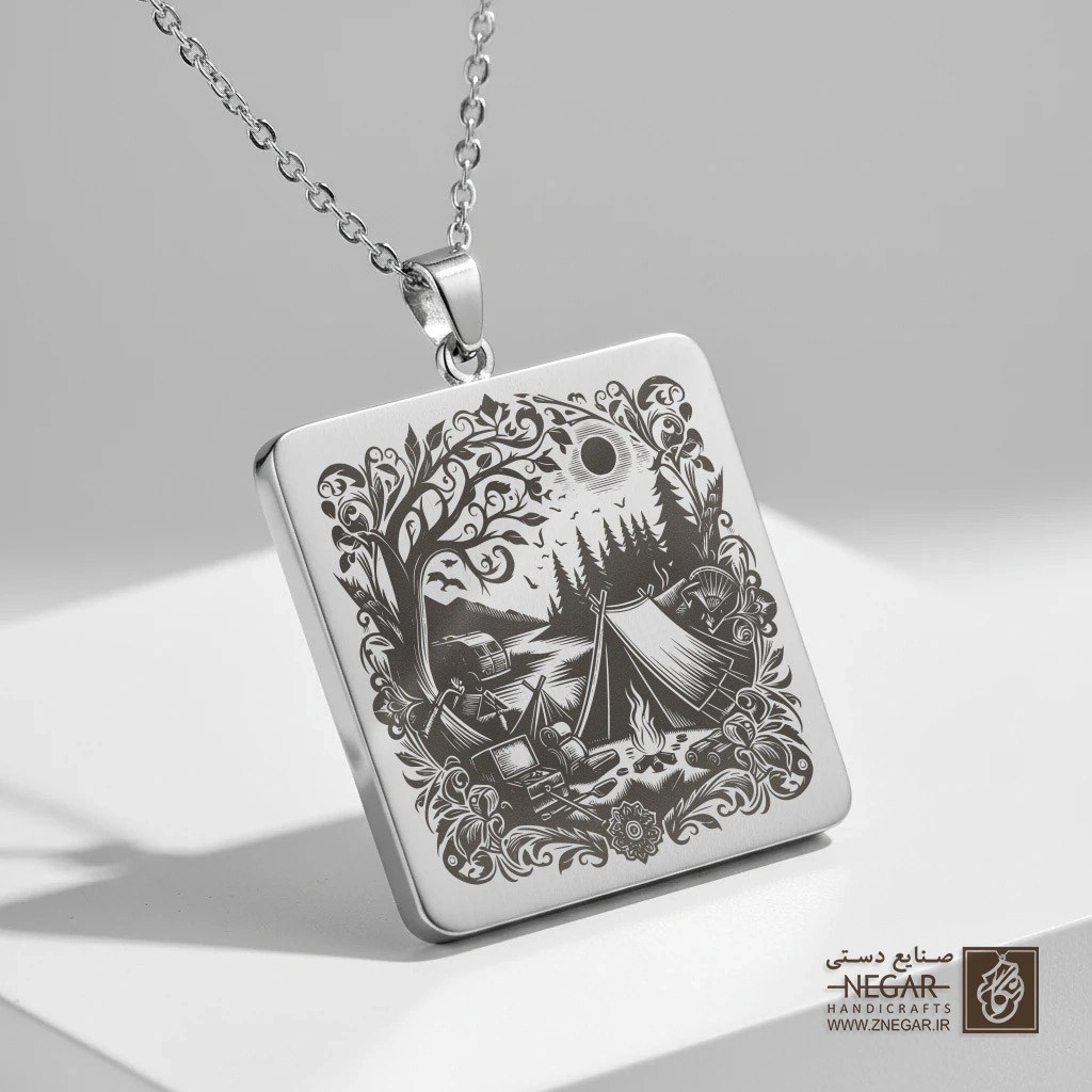 گردنبند طرح منظره کوهستانی (حکاکی لیزری فایبر، مدل قاب مربع) کد 500486