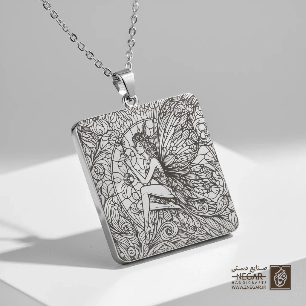 گردنبند طرح پری نشسته بر صخره جادویی (حکاکی لیزری فایبر، مدل قاب مربع) کد 501190