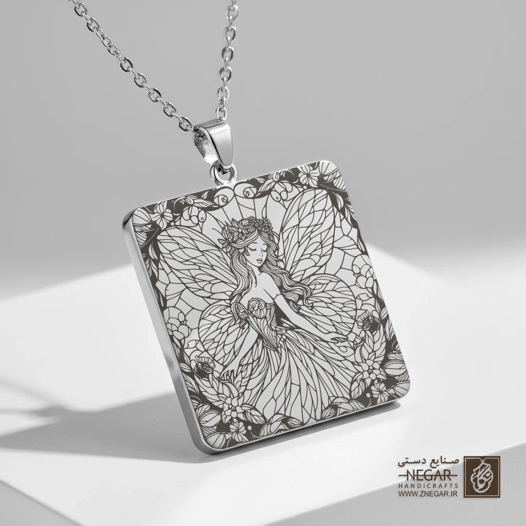 گردنبند طرح پری با تاج گل مینیاتوری (حکاکی لیزری فایبر، مدل قاب مربع) کد 501194
