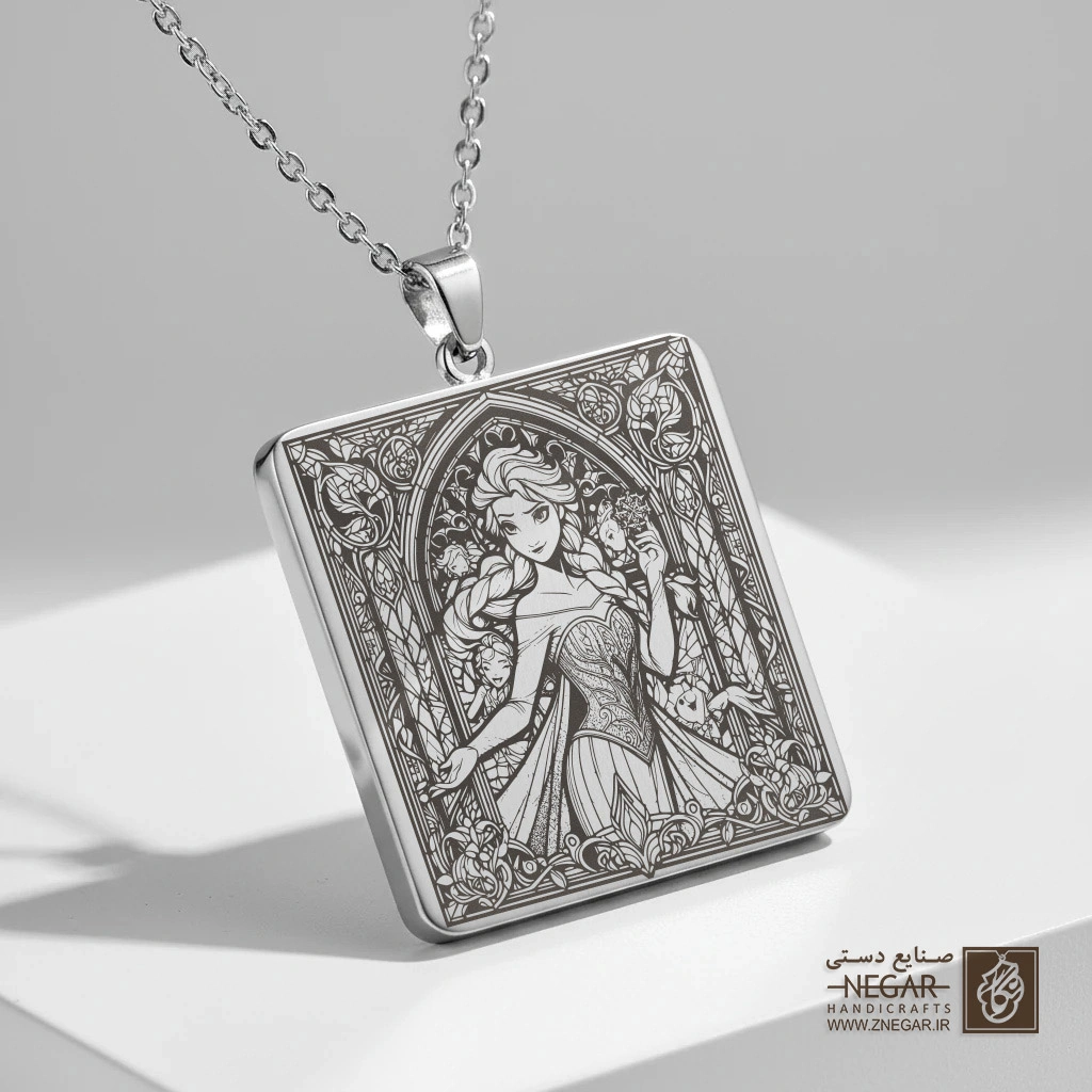 گردنبند طرح السا در قصر یخی (حکاکی لیزری فایبر، مدل قاب مربع) کد 501325