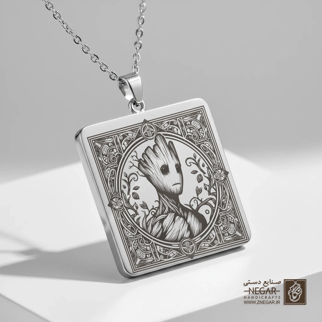 گردنبند طرح گروت در قاب اسلیمی (حکاکی لیزری فایبر، مدل قاب مربع) کد 501566