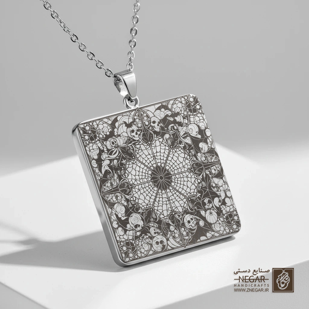 گردنبند طرح تار عنکبوت در قاب دایره (حکاکی لیزری فایبر، مدل قاب مربع) کد 501701