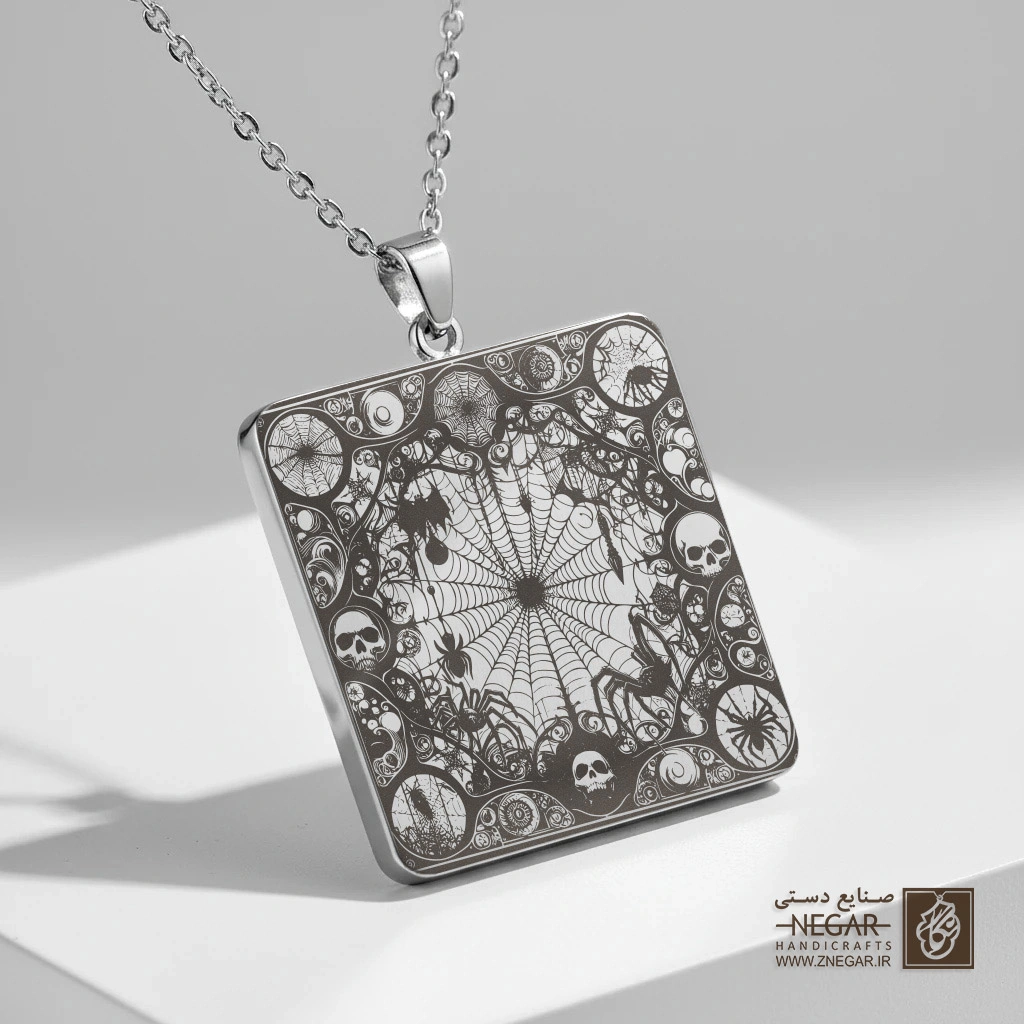گردنبند طرح تار عنکبوت و کدو (حکاکی لیزری فایبر، مدل قاب مربع) کد 501704