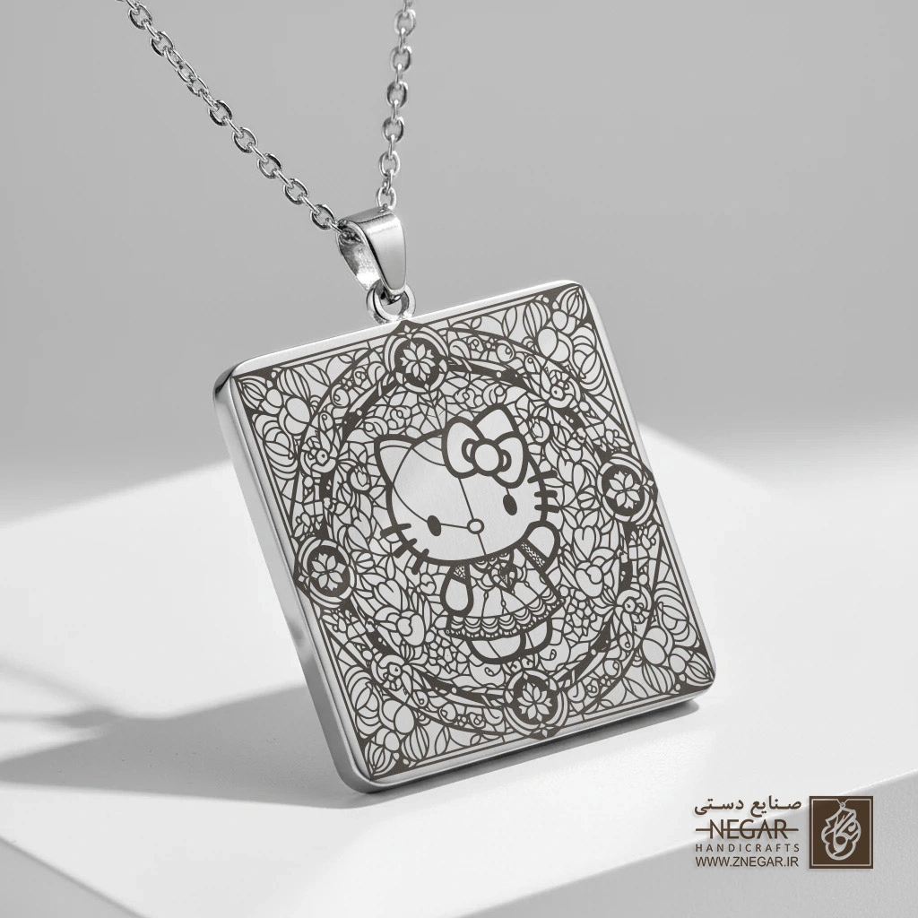 گردنبند طرح هلو کیتی در کادر اسلیمی (حکاکی لیزری فایبر، مدل قاب مربع) کد 501827