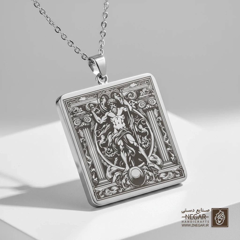 گردنبند طرح هرکول و نبرد اساطیری (حکاکی لیزری فایبر، مدل قاب مربع) کد 501837