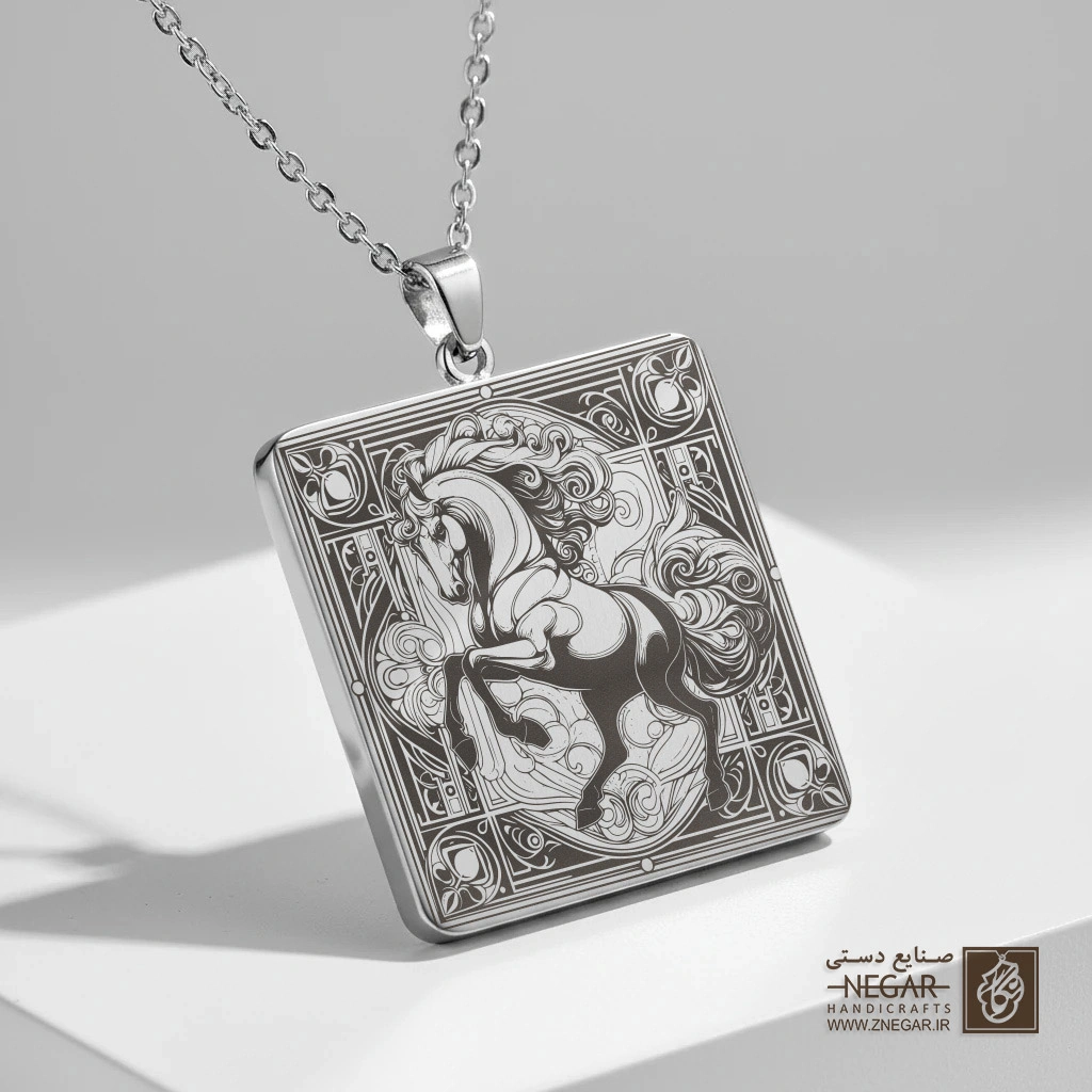گردنبند طرح اسب (Horse) در قاب ماندالا (حکاکی لیزری فایبر، مدل قاب مربع) کد 501873