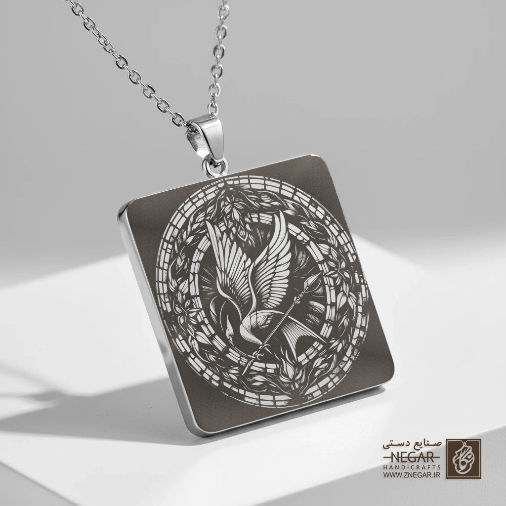 گردنبند طرح نماد عطش مبارزه (حکاکی لیزری فایبر، مدل قاب مربع) کد 501902