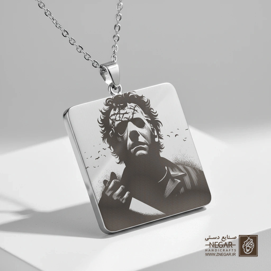 گردنبند طرح چهره لترفیس (Leatherface) (حکاکی لیزری فایبر، مدل قاب مربع) کد 502095