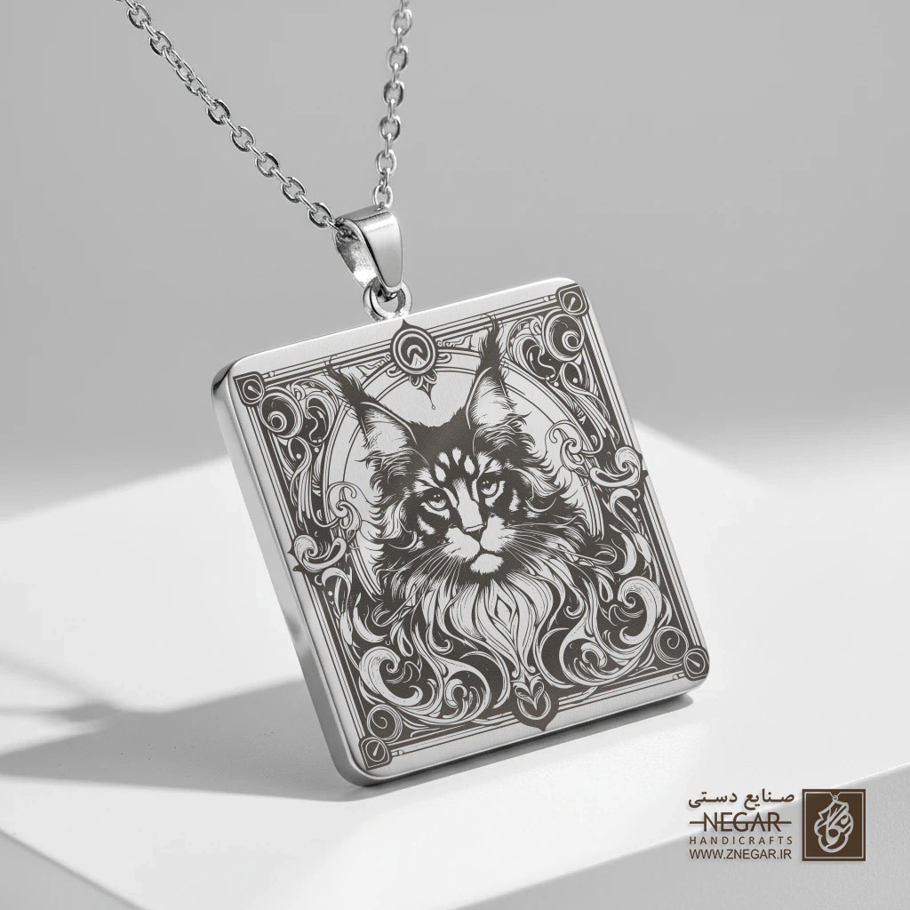 گردنبند طرح چهره گربه مین کون فانتزی (حکاکی لیزری فایبر، مدل قاب مربع) کد 502167