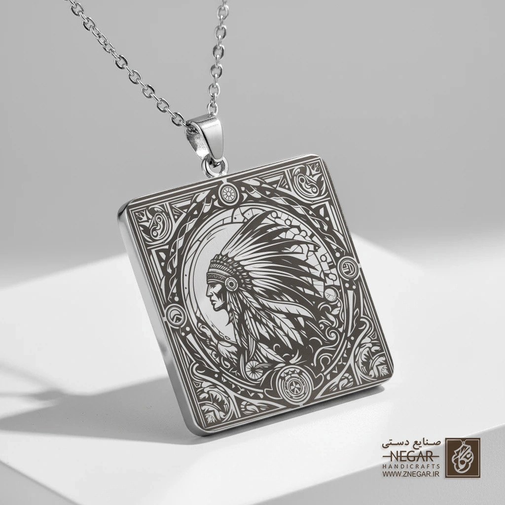 گردنبند طرح هنری بومی آمریکا (حکاکی لیزری فایبر، مدل قاب مربع) کد 502420