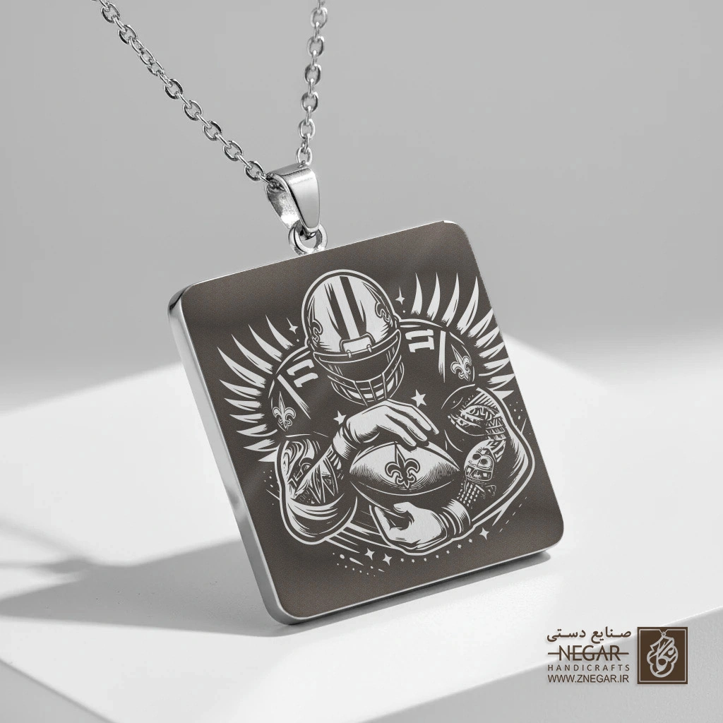 گردنبند طرح کلاه نیو اورلئین سنتز (حکاکی لیزری فایبر، مدل قاب مربع) کد 502439