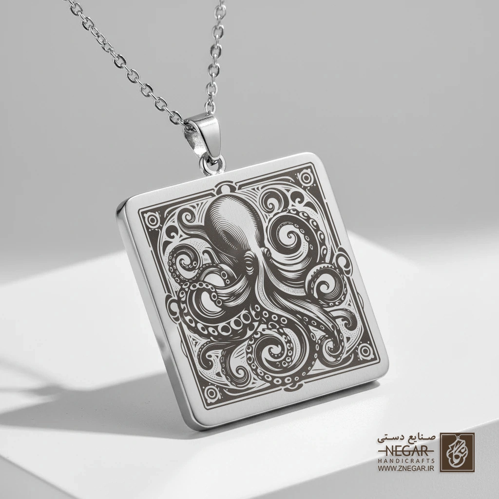 گردنبند طرح اکتوپوس - دایره‌ای (حکاکی لیزری فایبر، مدل قاب مربع) کد 502469
