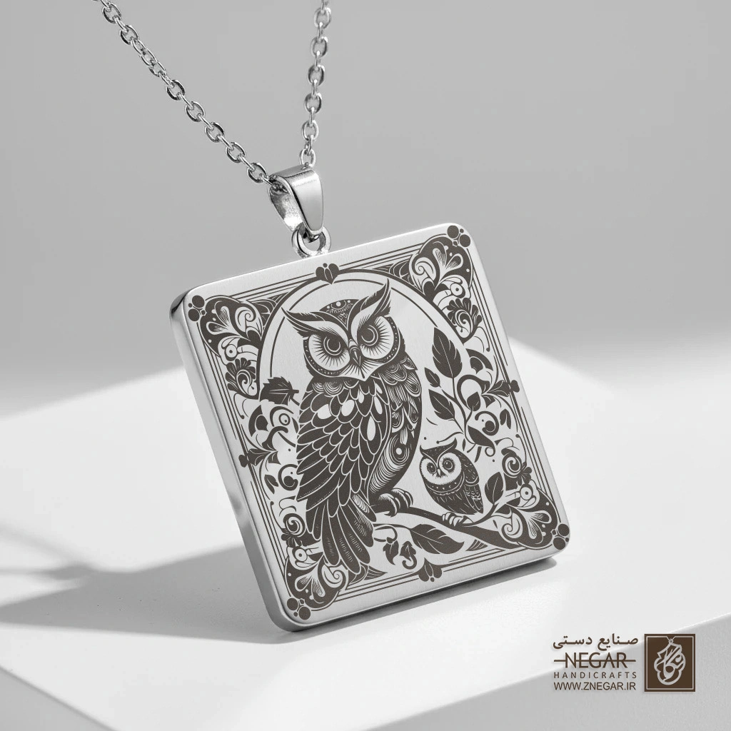 گردنبند طرح جغد و برگ (حکاکی لیزری فایبر، مدل قاب مربع) کد 502524