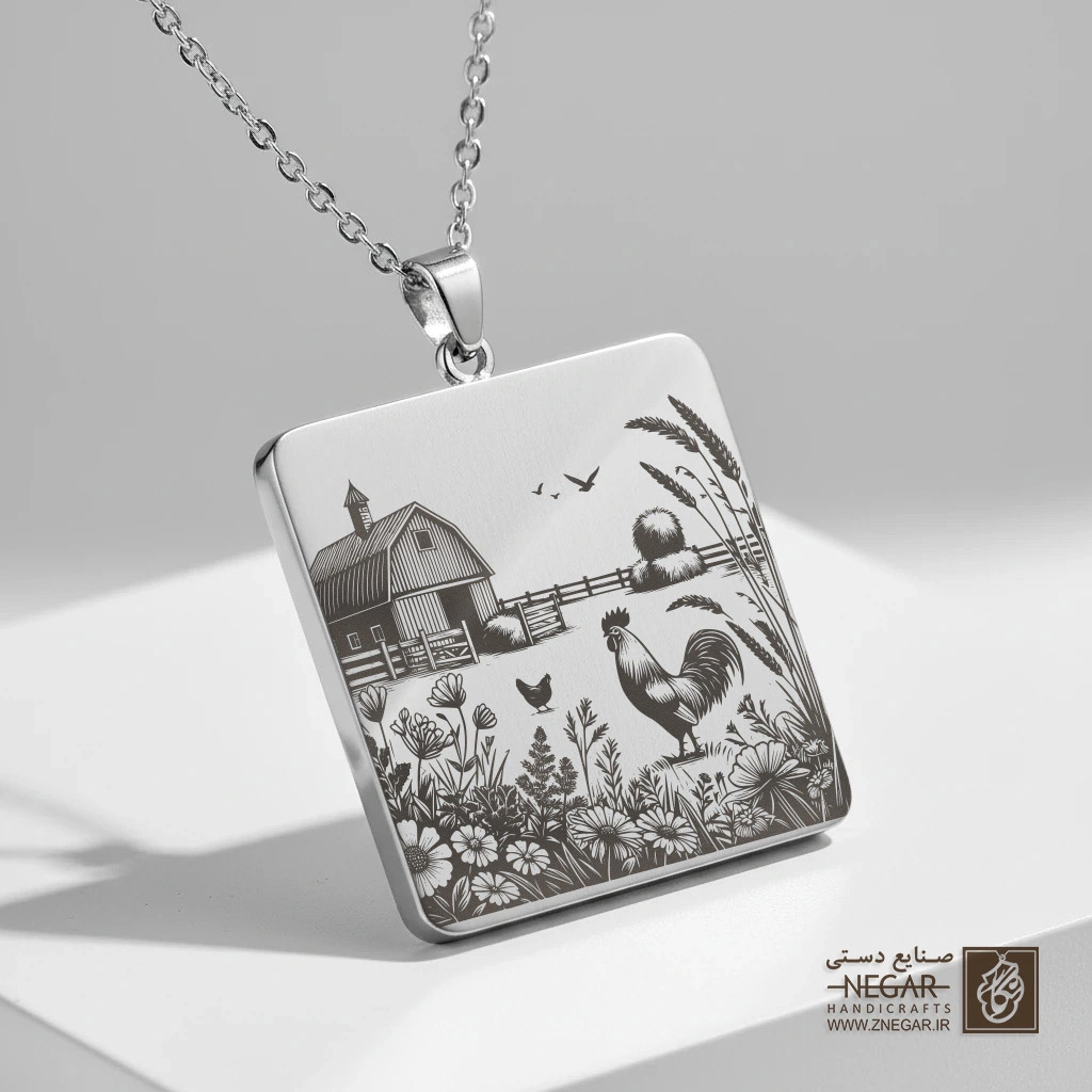 گردنبند طرح خروس در باغ (حکاکی لیزری فایبر، مدل قاب مربع) کد 502875