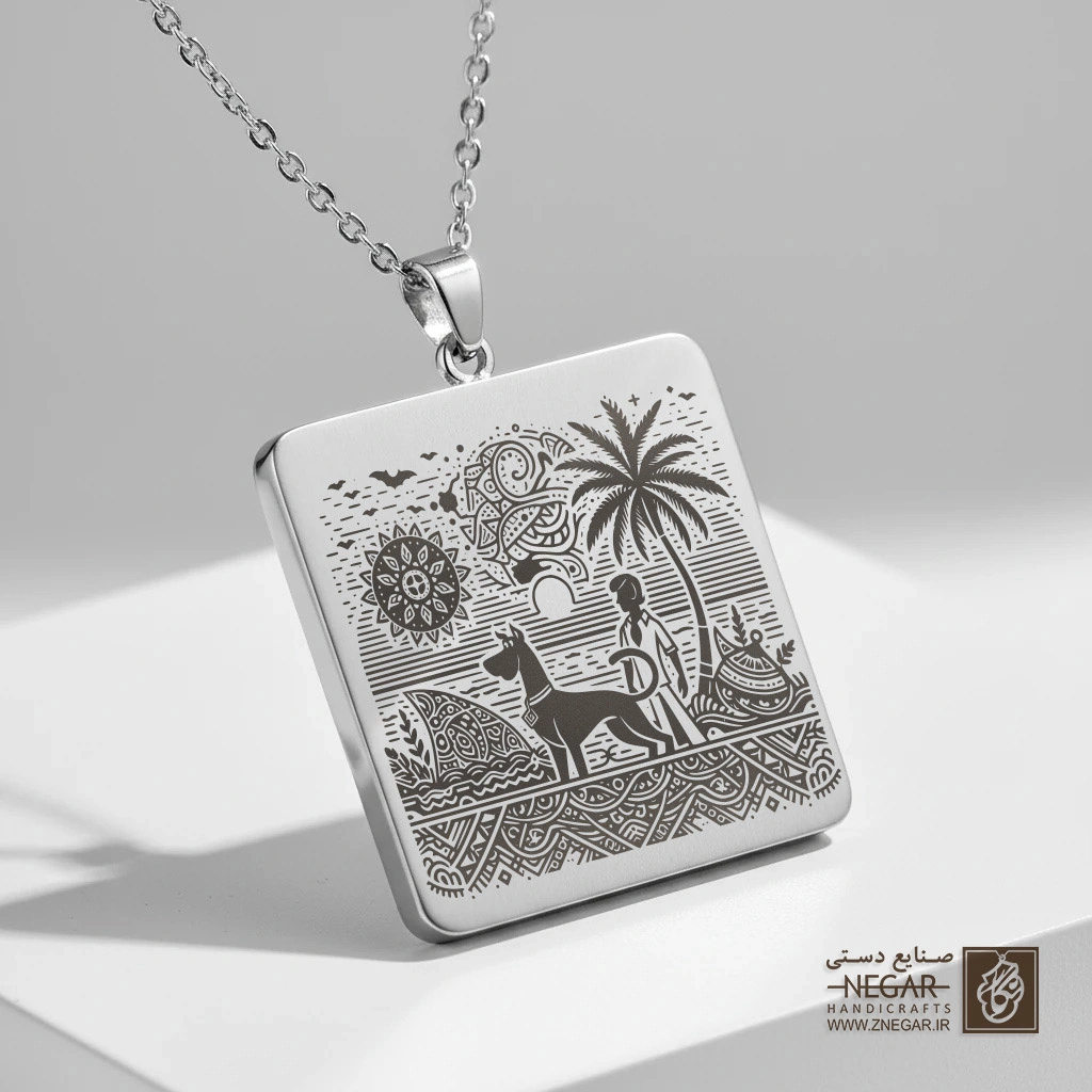 گردنبند طرح اسکوبی‌دو در ساحل (حکاکی لیزری فایبر، مدل قاب مربع) کد 502956