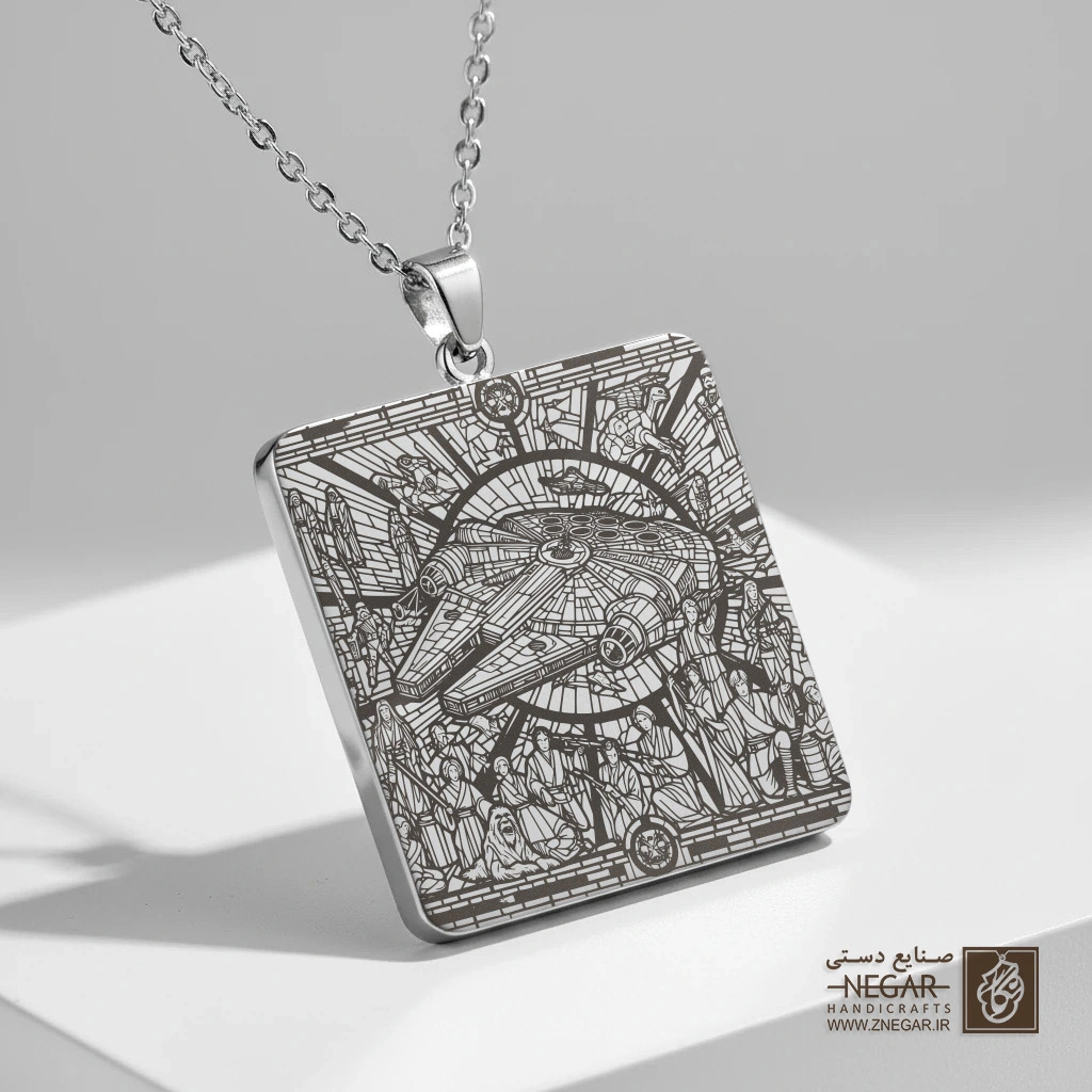 گردنبند طرح سفینه میلنیوم فالکون (Falcon) (حکاکی لیزری فایبر، مدل قاب مربع) کد 503305