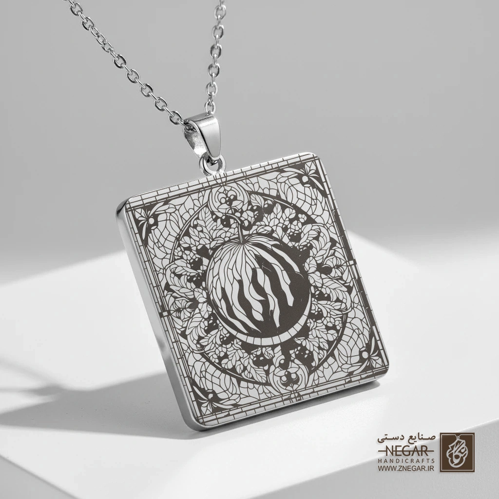 گردنبند طرح هندوانه یلدا در قاب (Watermelon Design) (حکاکی لیزری فایبر، مدل قاب مربع) کد 503794