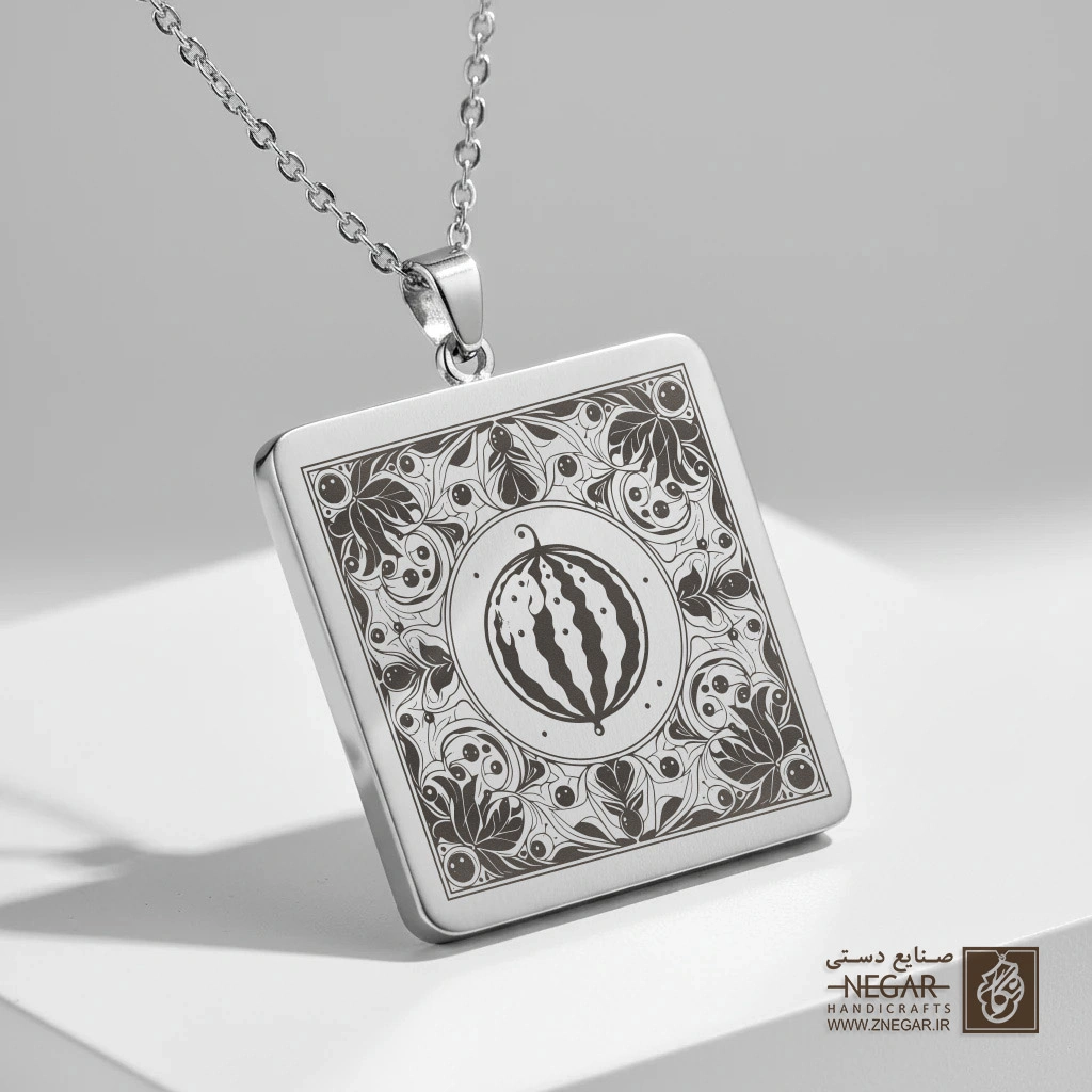 گردنبند طرح هندوانه یلدایی (حکاکی لیزری فایبر، مدل قاب مربع) کد 503797