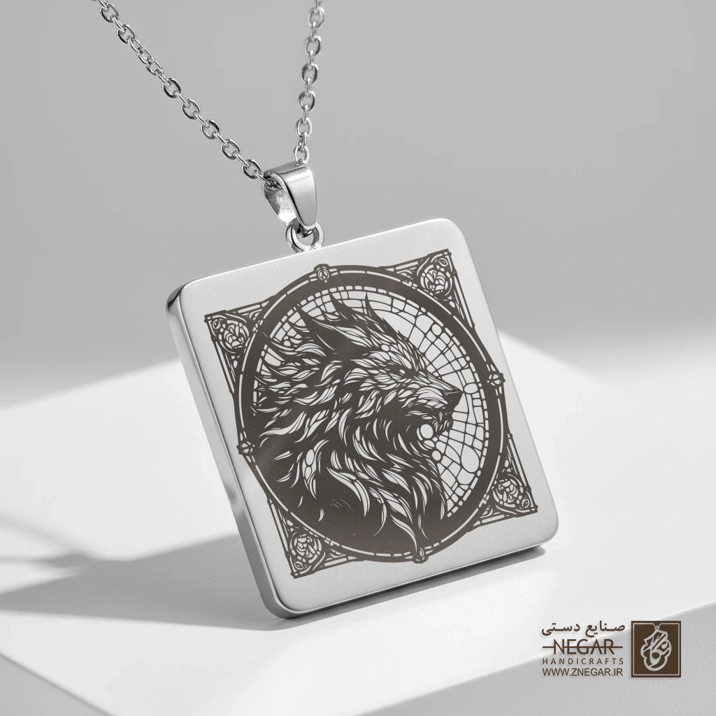 گردنبند طرح گرگینه (Werewolf) در قاب دایره (حکاکی لیزری فایبر، مدل قاب مربع) کد 503807