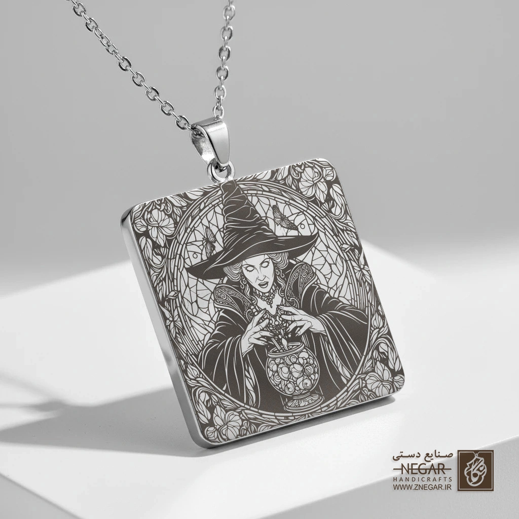 گردنبند طرح جادوگر و پیشگویی (حکاکی لیزری فایبر، مدل قاب مربع) کد 503846