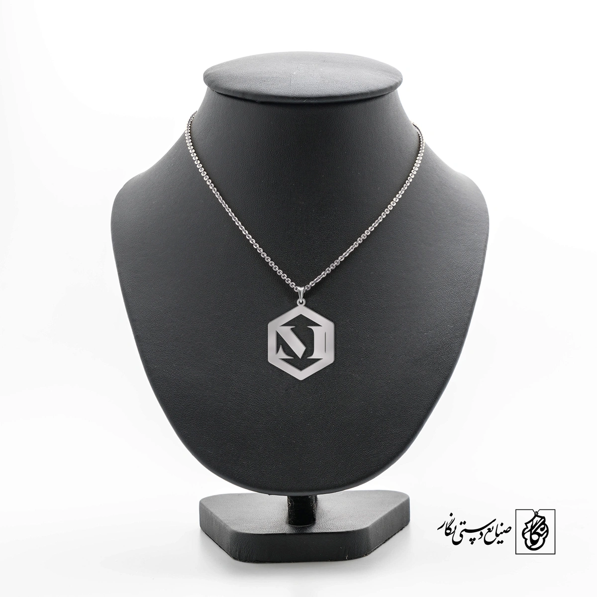 پلاک حرف m کد 4024