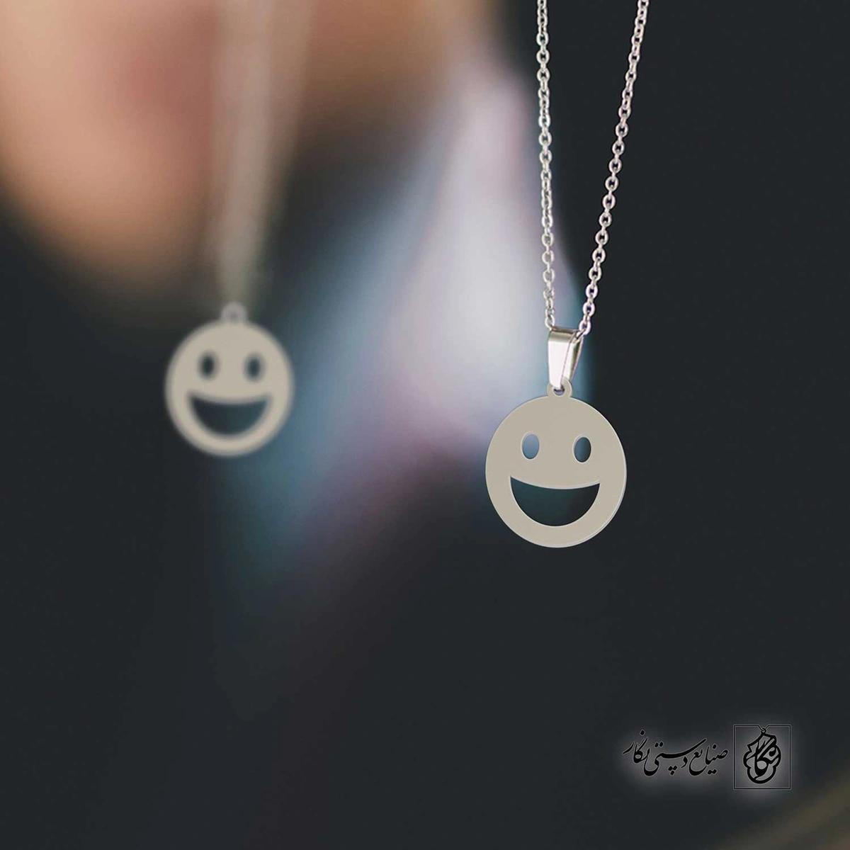 پلاک ایموجی خنده کد 40556