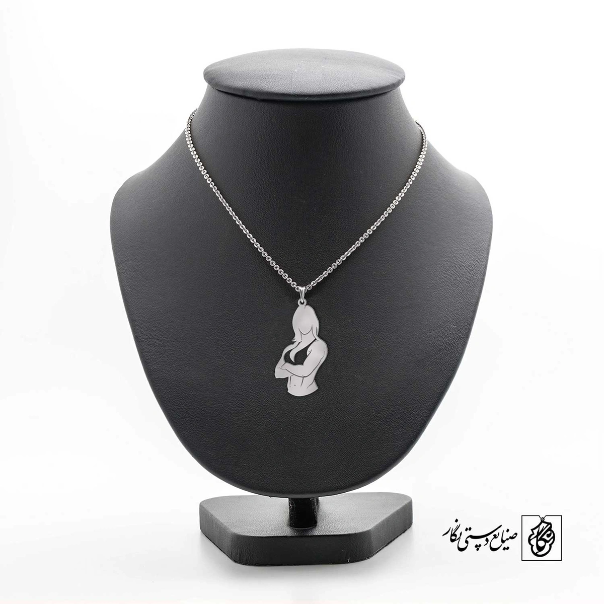 پلاک زن ورزشکار کد 40624