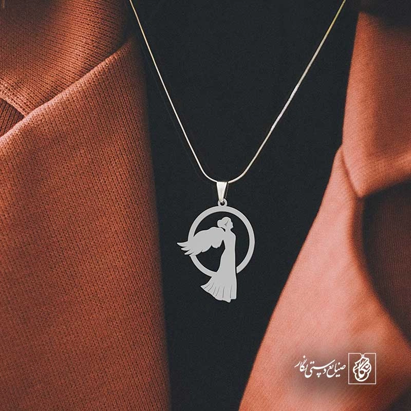 زن بال فرشته