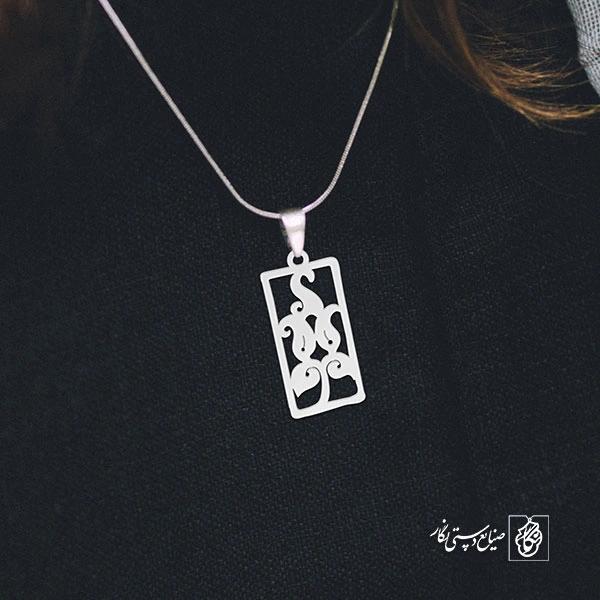 پلاک برگ  در قاب کد 560