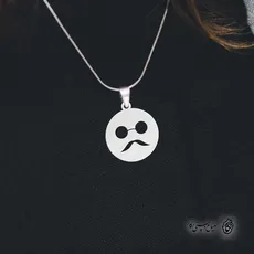 پلاک ایموجی سیبیل عینک کد 40564