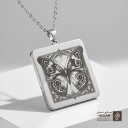 گردنبند طرح پروانه با خطوط اسلیمی (حکاکی لیزری فایبر، مدل قاب مربع) کد 500469
