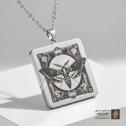 گردنبند طرح شاپرک مرگ (Death's Head Moth) (حکاکی لیزری فایبر، مدل قاب مربع) کد 500892