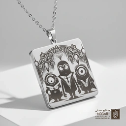 گردنبند طرح گروه مینیون‌های کت‌وشلواری (حکاکی لیزری فایبر، مدل قاب مربع) کد 500943