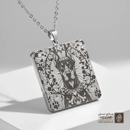 گردنبند طرح دوبرمان ایستاده نجیب (حکاکی لیزری فایبر، مدل قاب مربع) کد 500987
