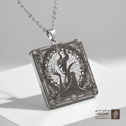 گردنبند طرح ملیفیسنت در قاب جادویی (حکاکی لیزری فایبر، مدل قاب مربع) کد 502170